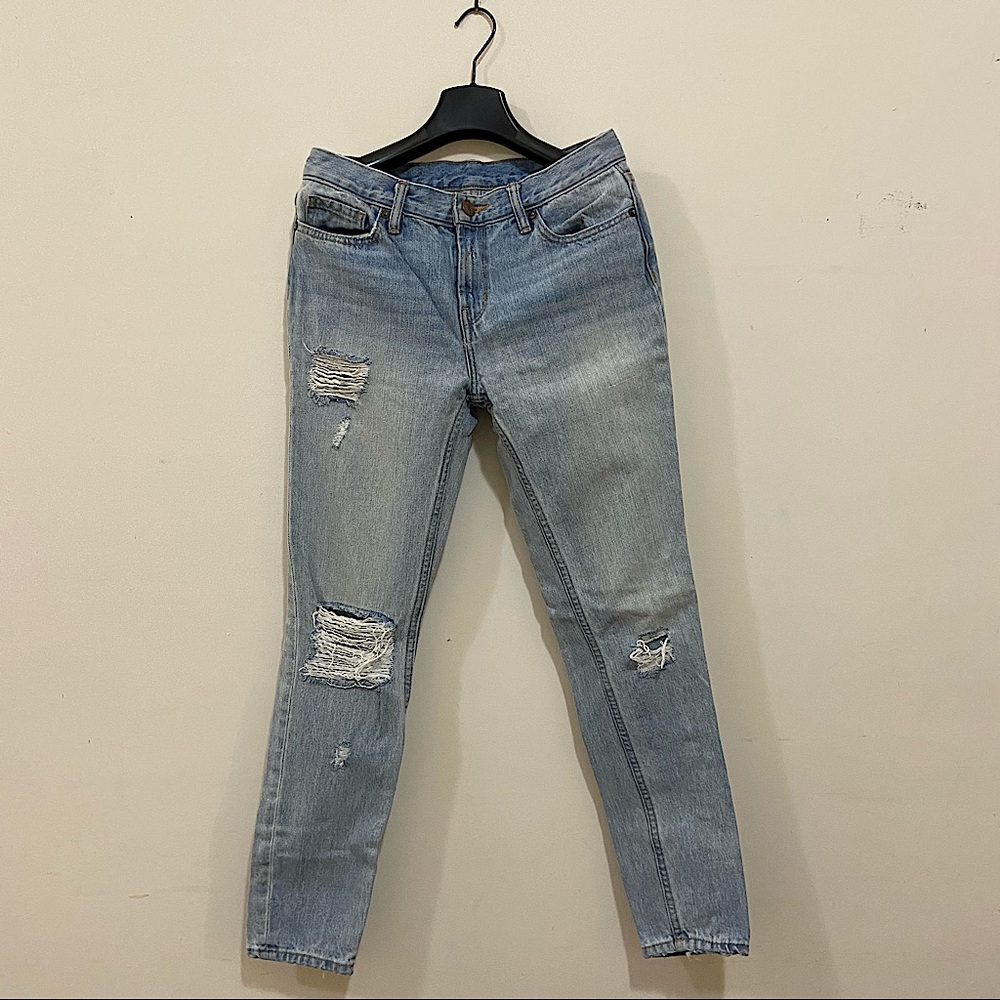 BDG Ripped Slim Boyfriend Low Rise Jeans (Size 25)